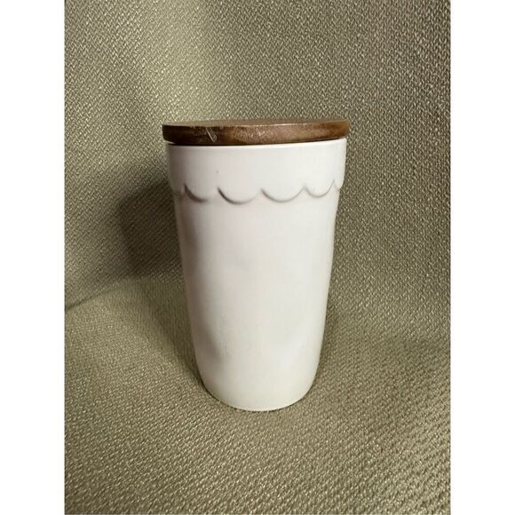 Rae Dunn TEA Cellar Canister Storage Ivory Brown Wood Lid Farmhouse 7” X 4” - Picture 6 of 13